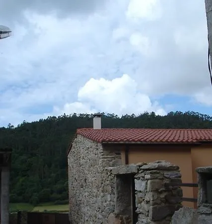Casas Lucas - Carleo Outes